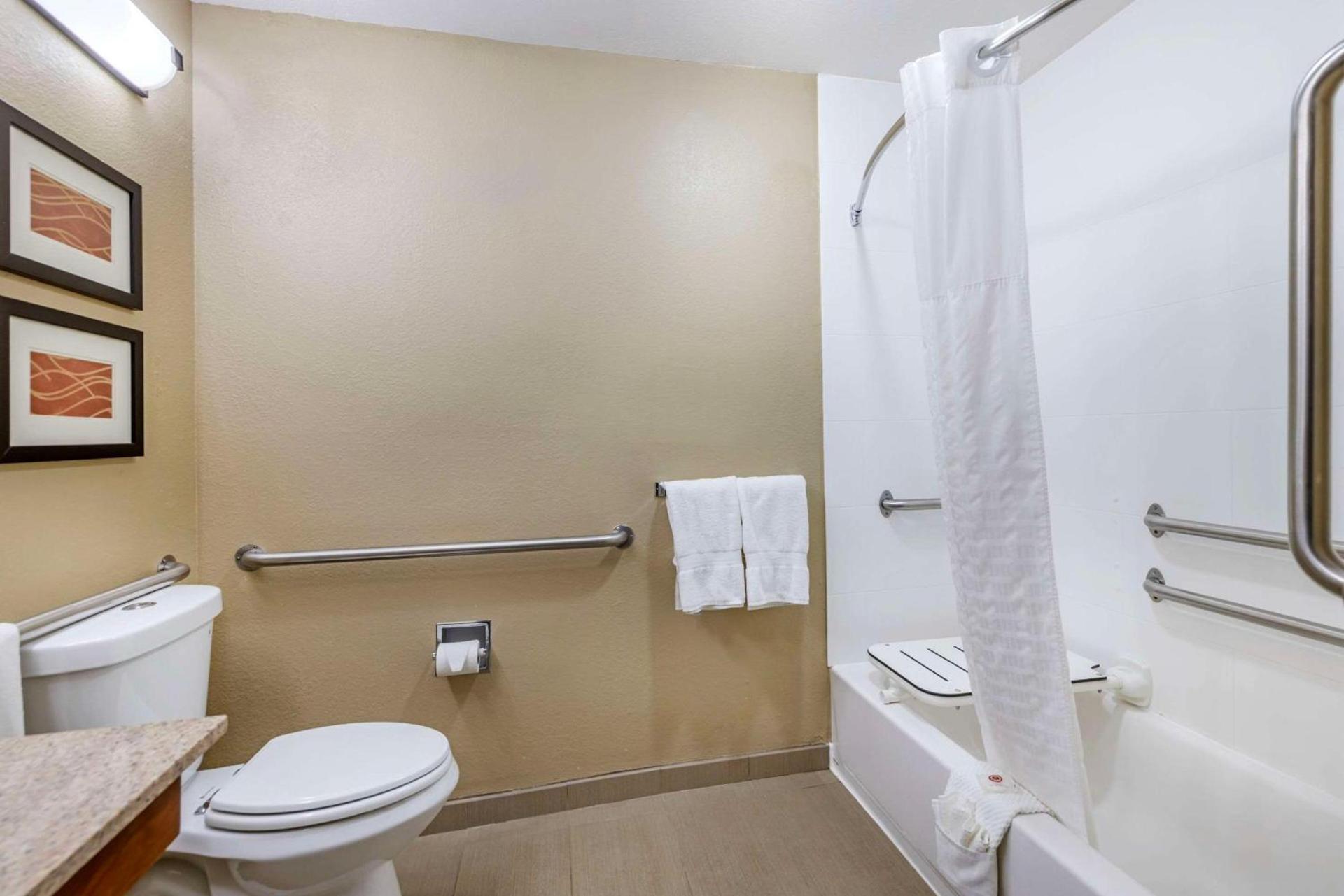 Comfort Inn Grain Valley - Kansas City photo 9
