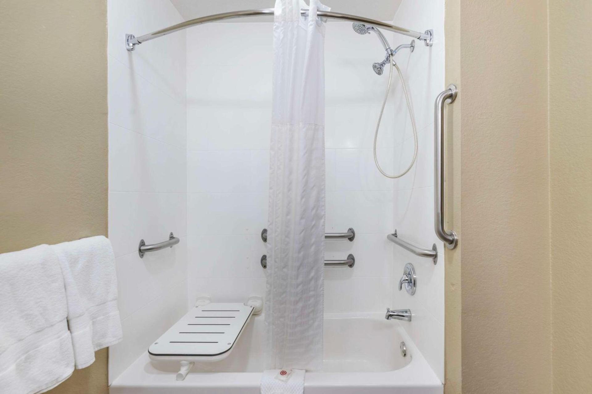 Comfort Inn Grain Valley - Kansas City photo 10