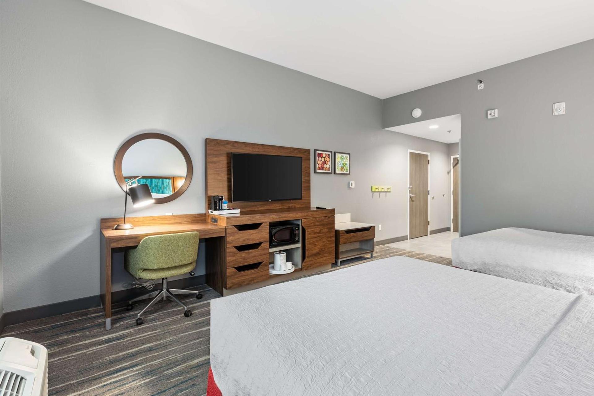Hampton Inn Madison, OH photo 53