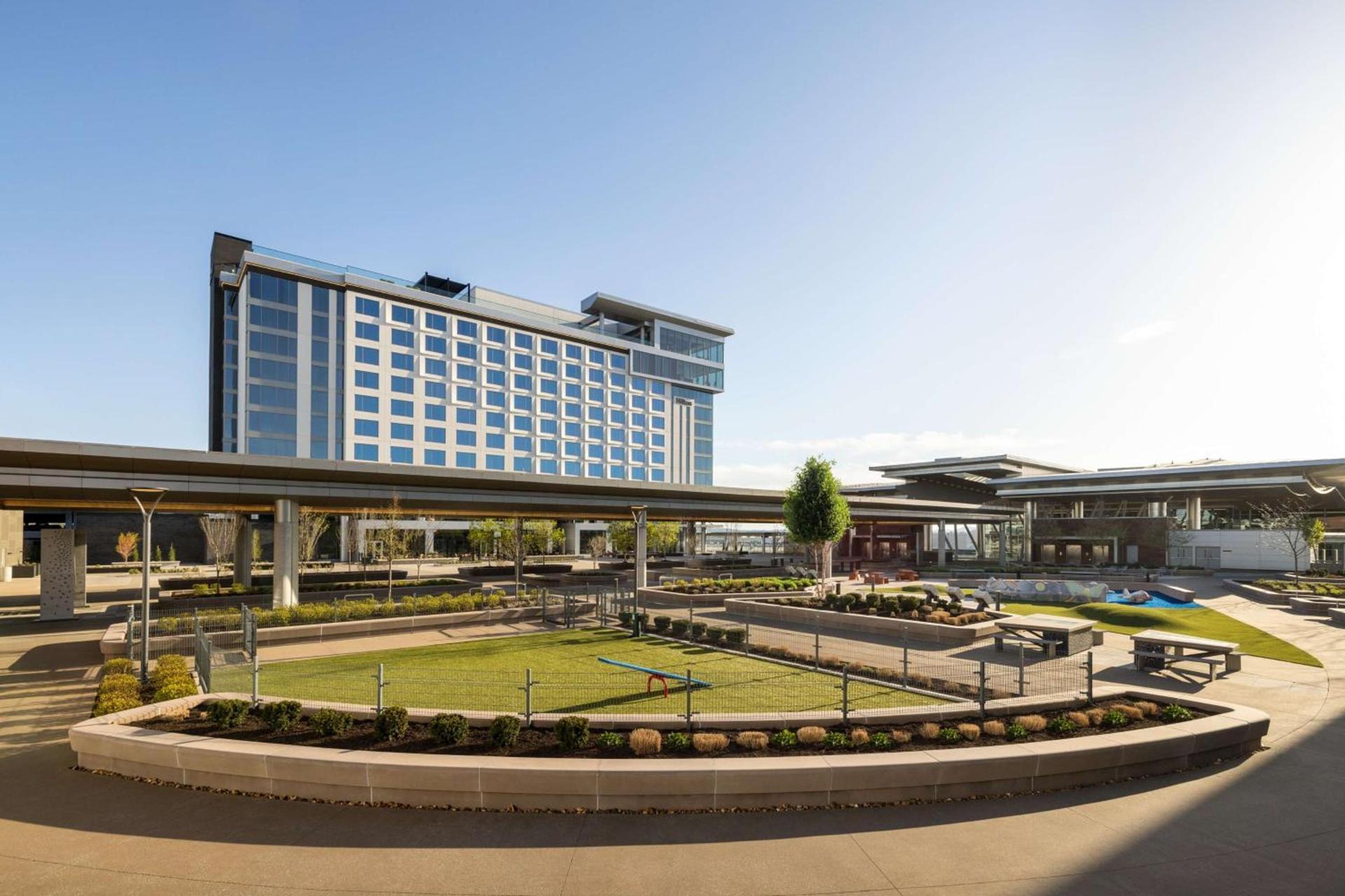 Hilton BNA Nashville Airport Terminal photo 1