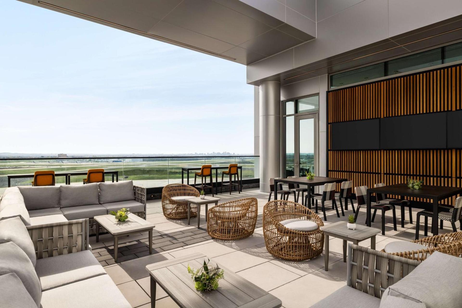 Hilton BNA Nashville Airport Terminal photo 57