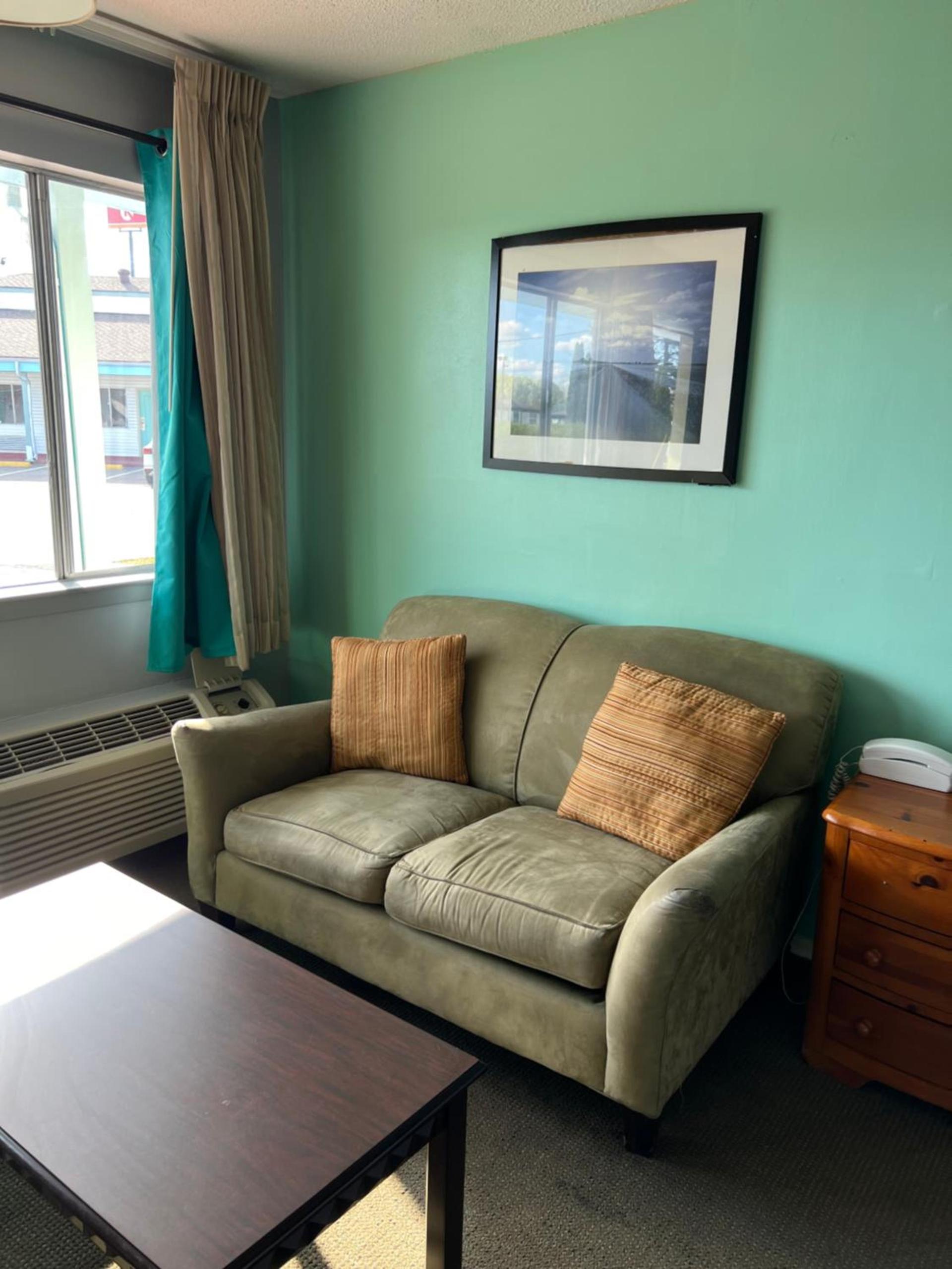 Ambassador Inn photo 27