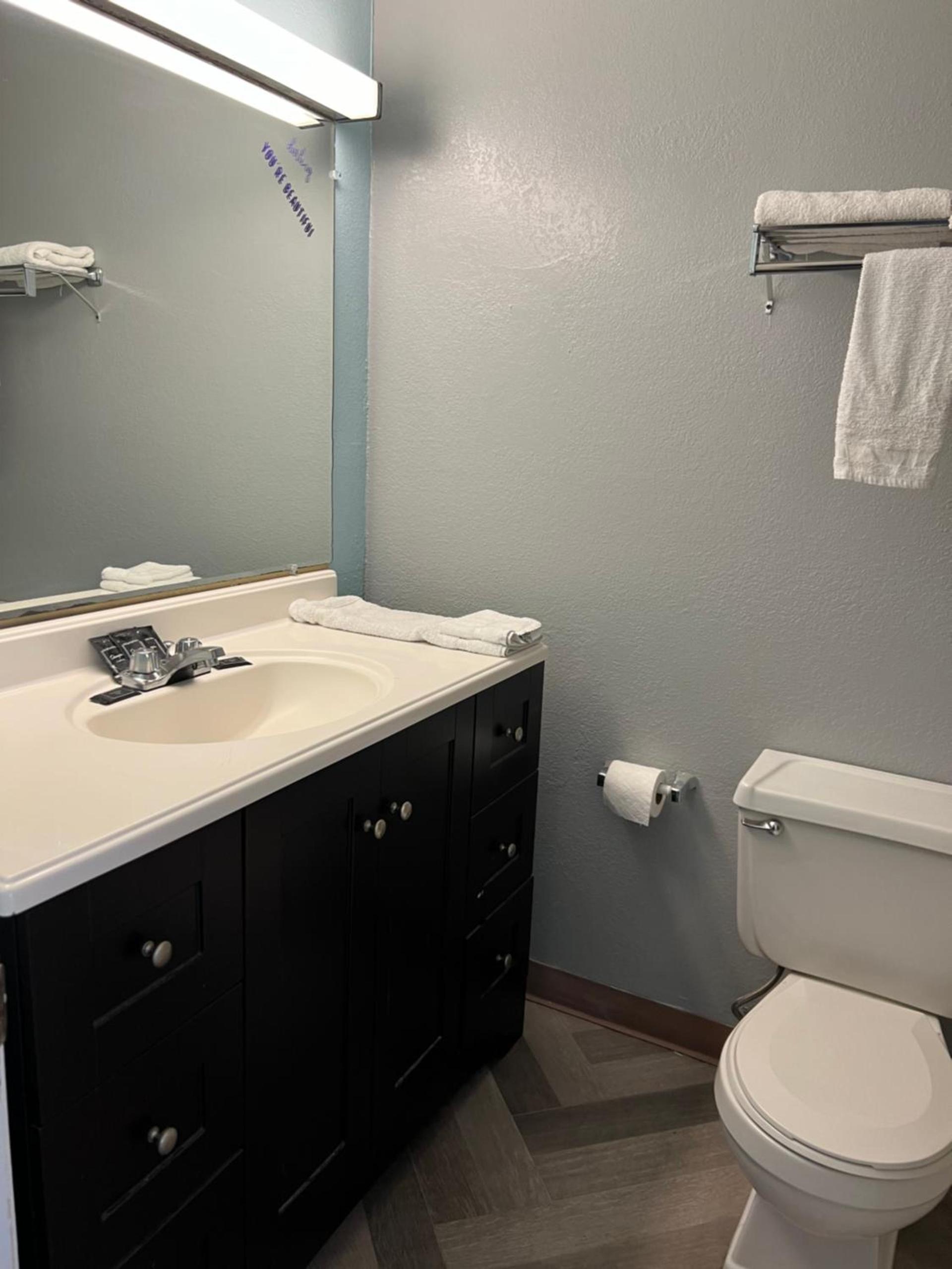 Ambassador Inn photo 40