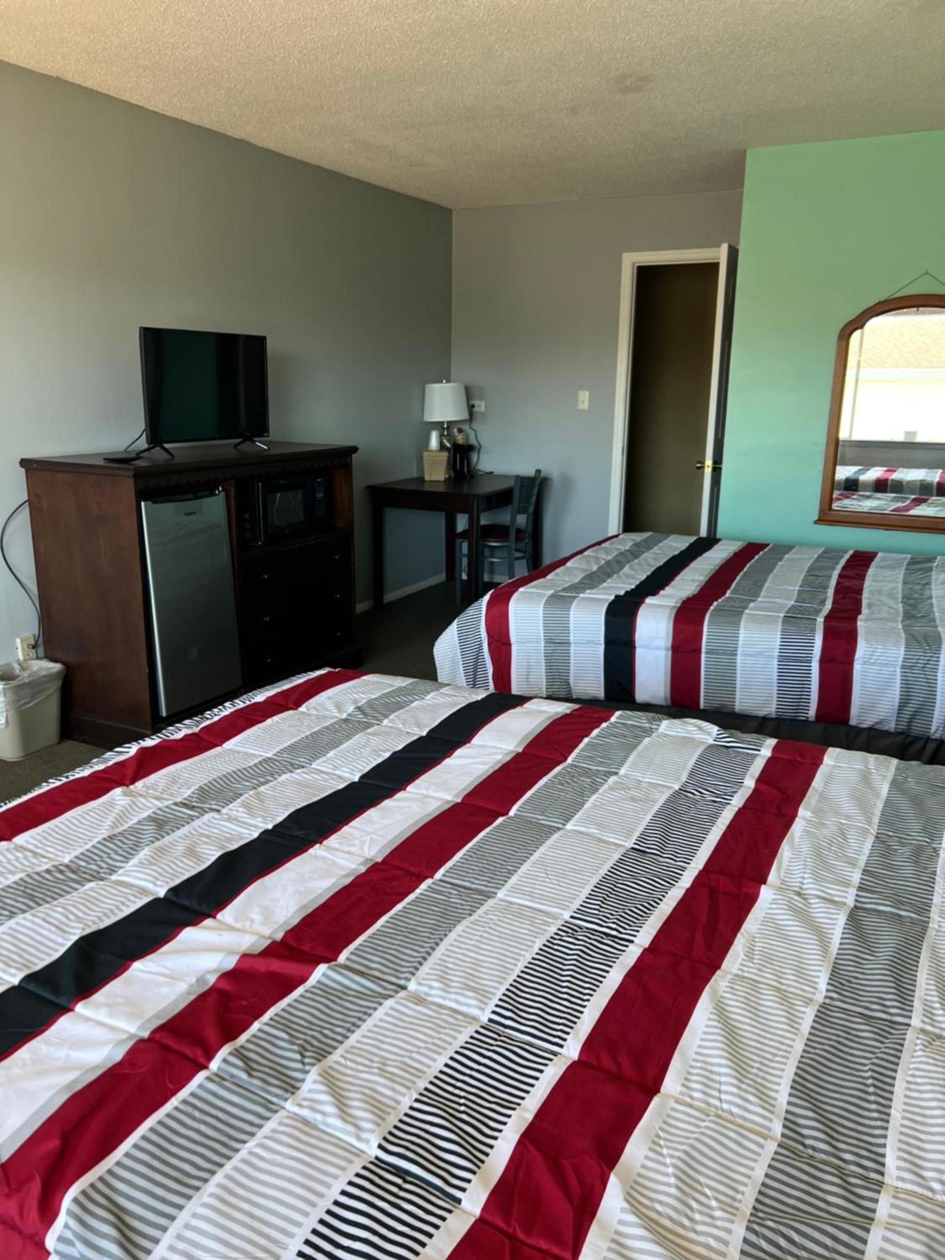 Ambassador Inn photo 30