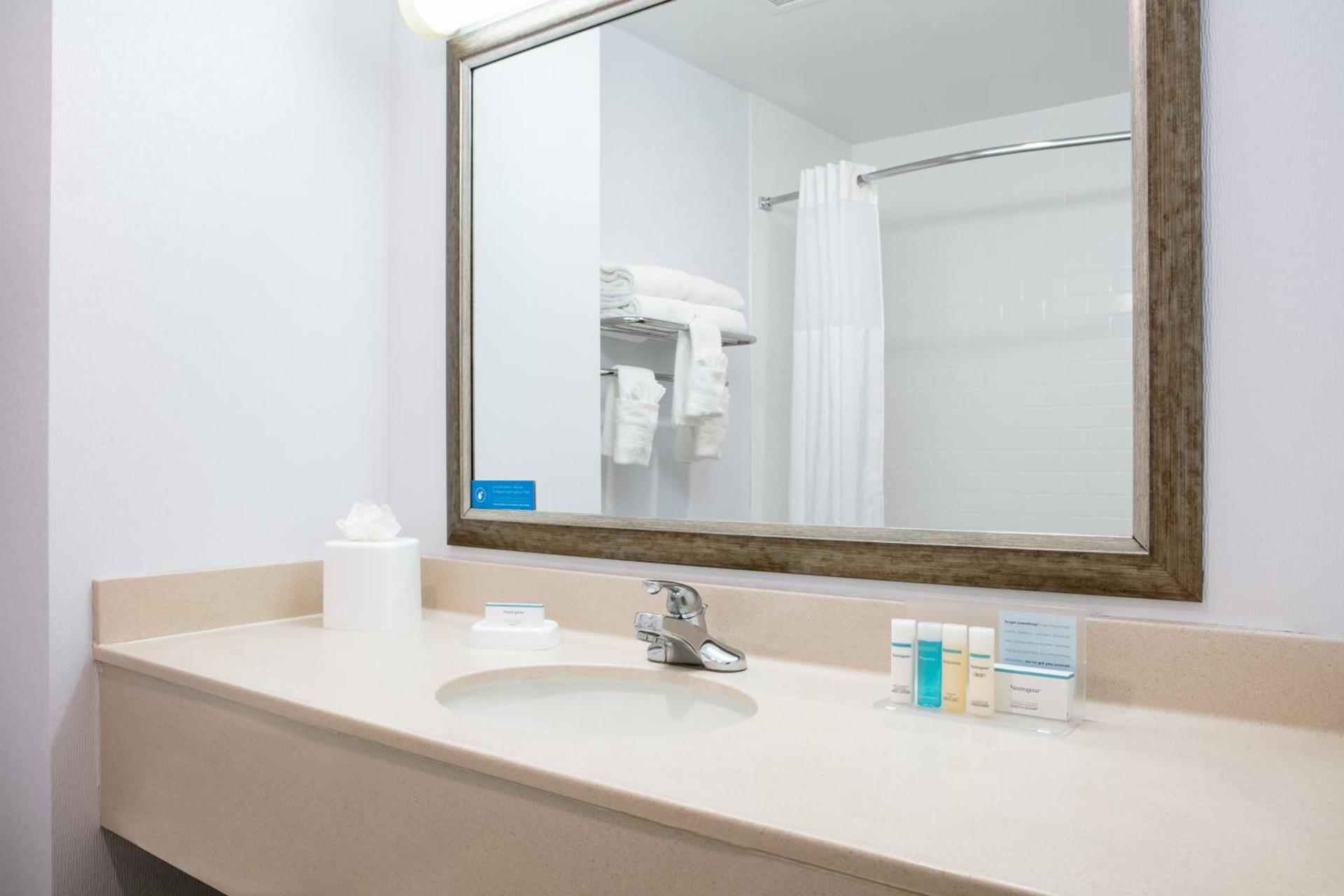 Hampton Inn Council Bluffs photo 23