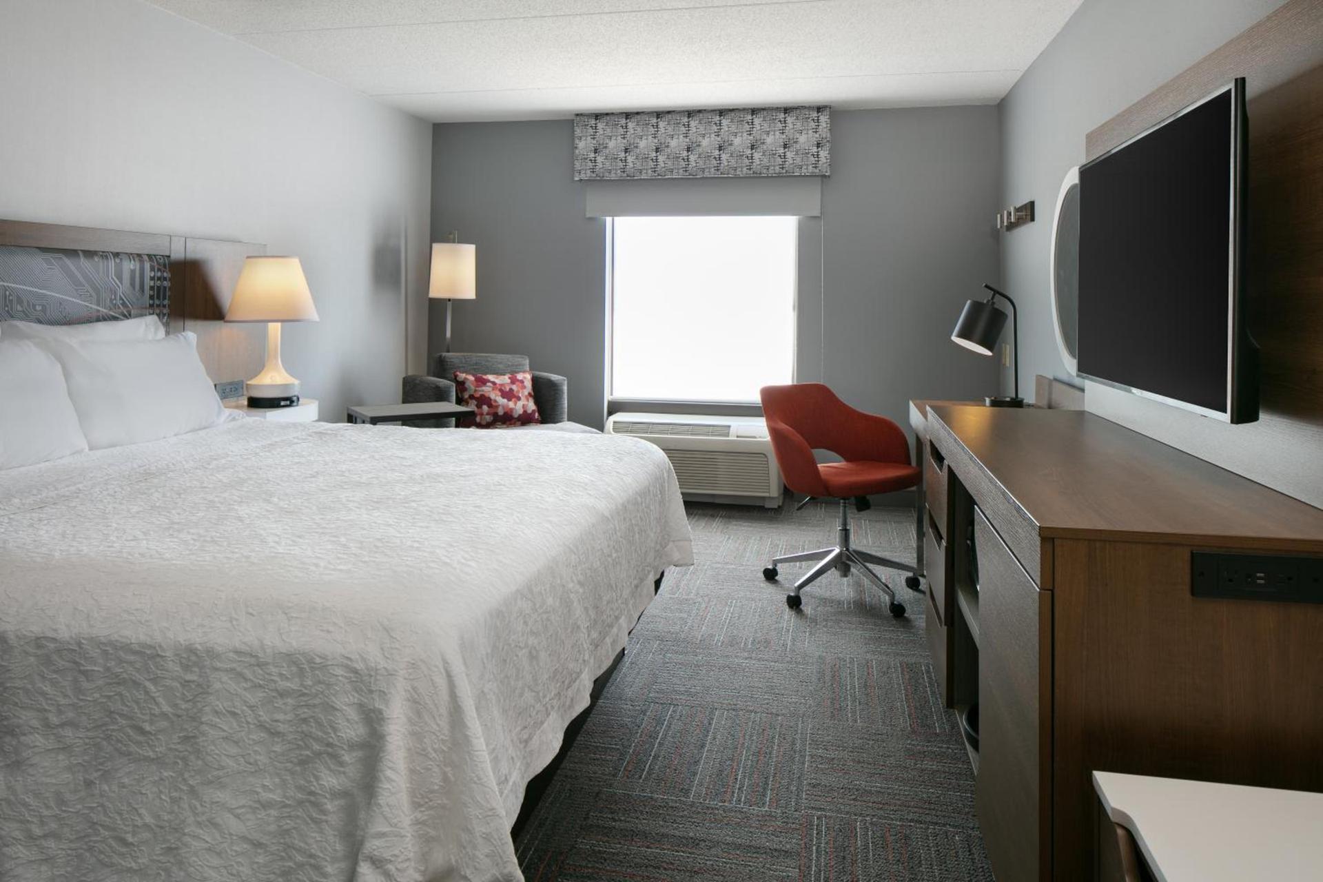Hampton Inn Dubuque photo 27
