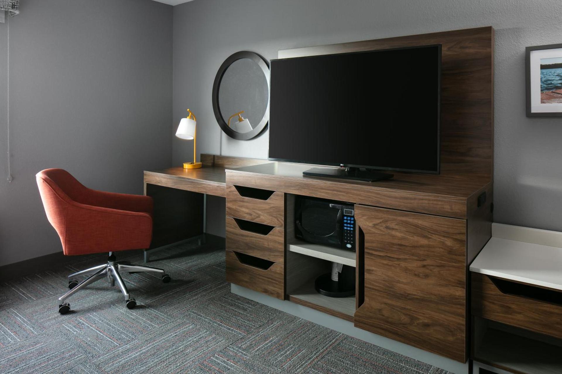 Hampton Inn & Suites West Bend photo 52