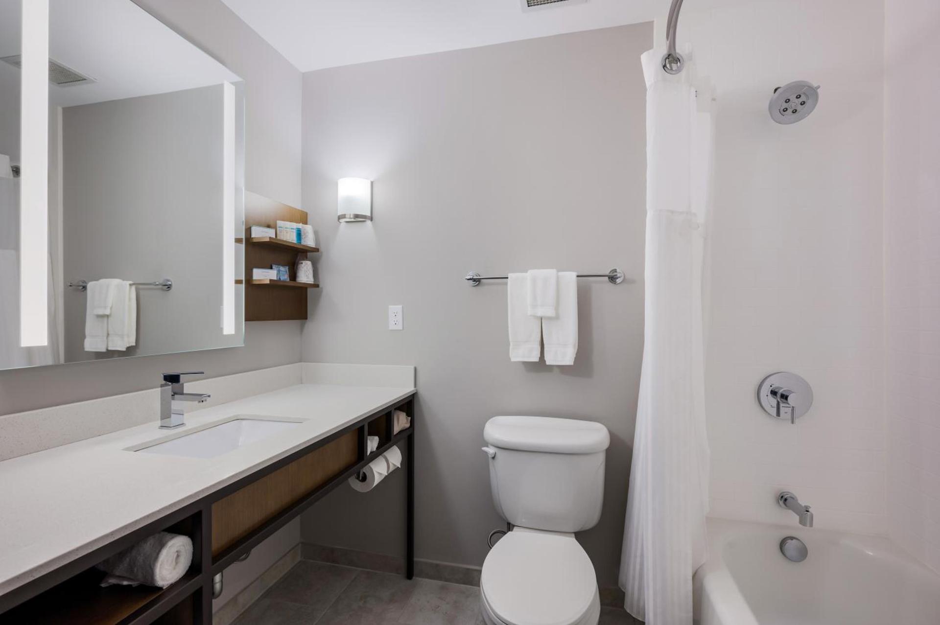 Hilton Garden Inn Ames photo 40