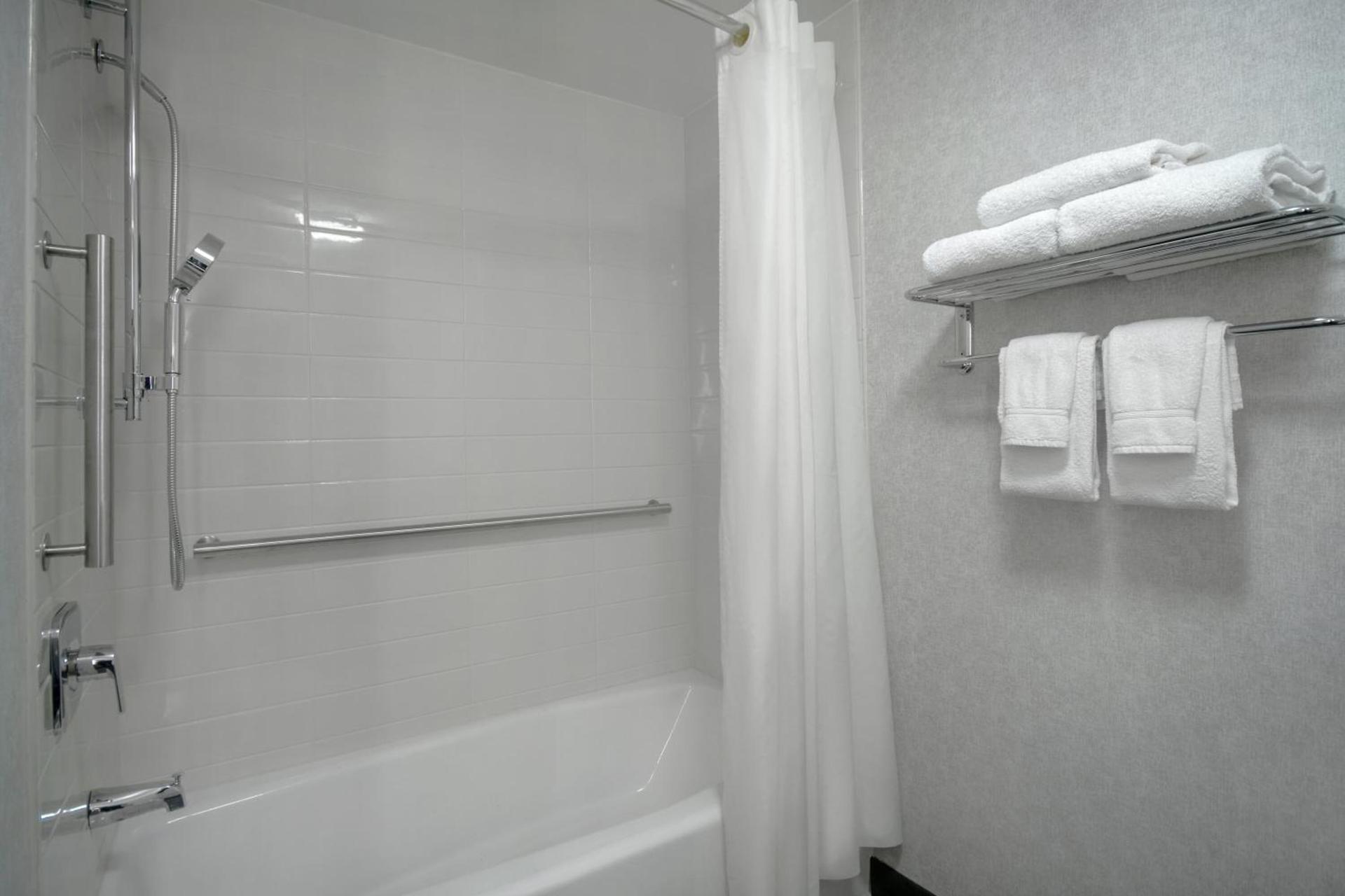 Best Western Plus Meadowlands photo 36
