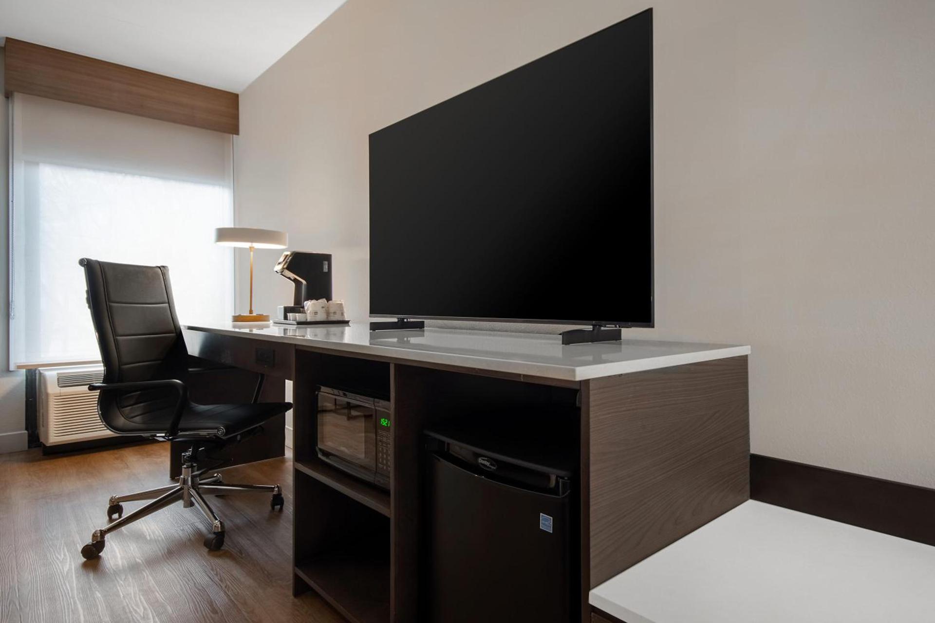 Best Western Plus Meadowlands photo 37