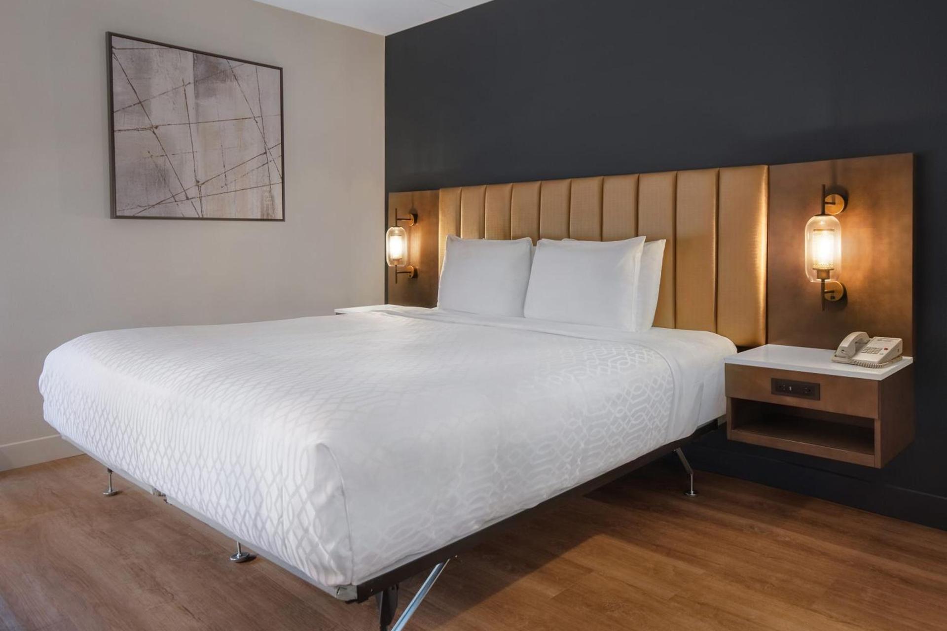 Best Western Plus Meadowlands photo 35