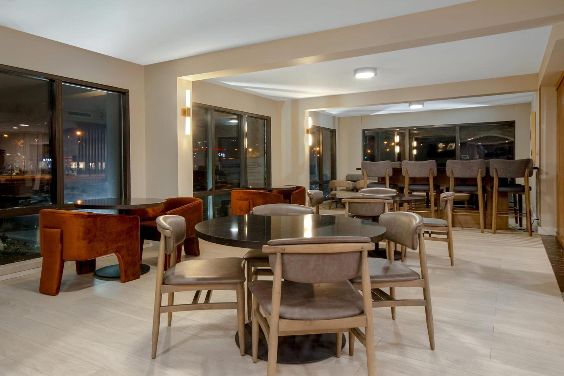 Best Western Plus Meadowlands photo 5
