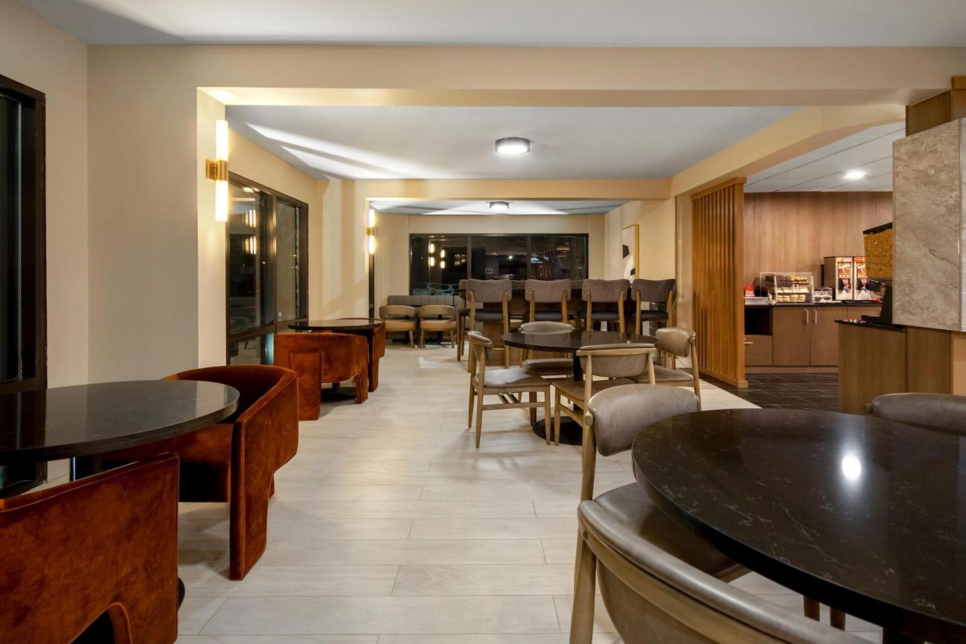 Best Western Plus Meadowlands photo 7