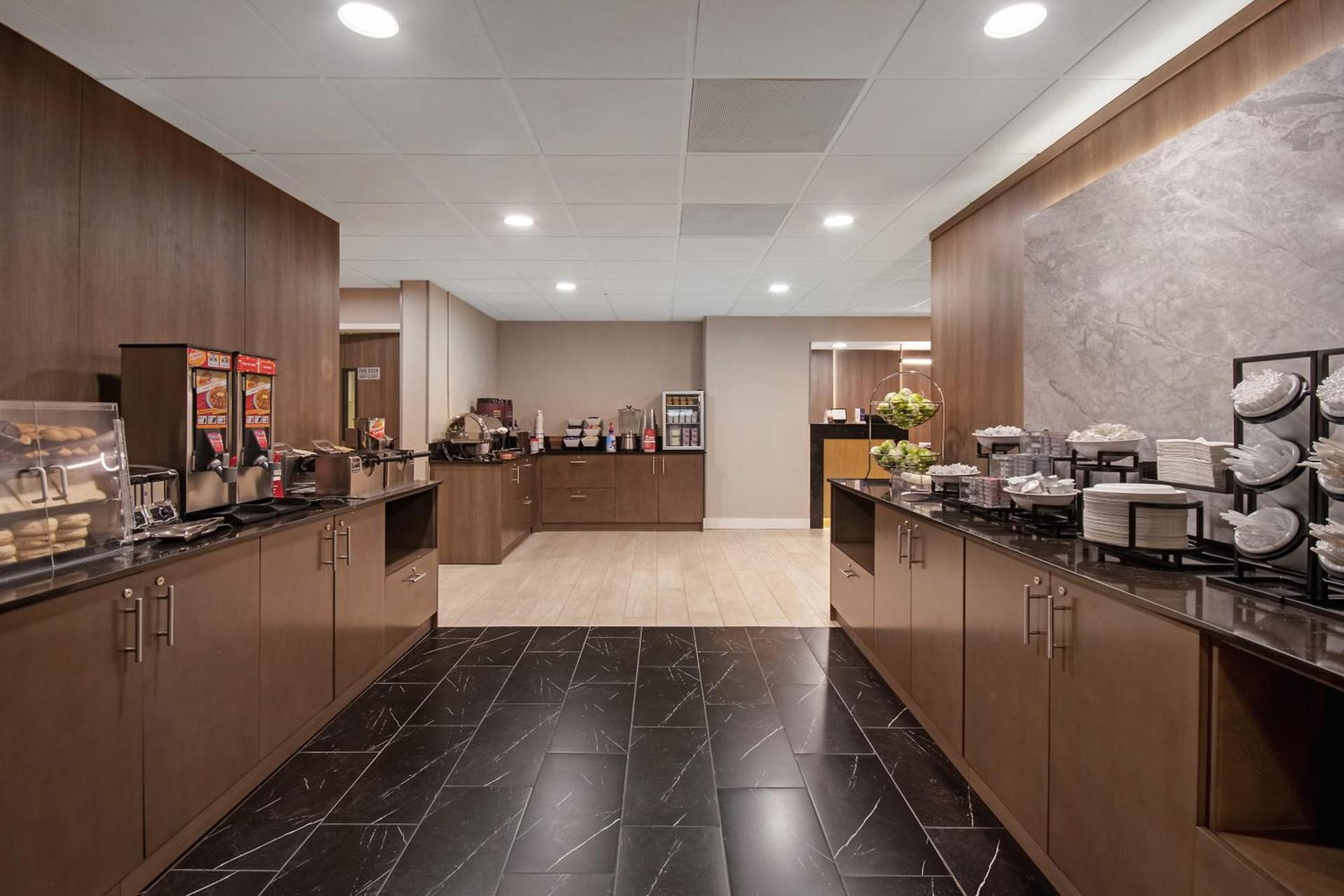 Best Western Plus Meadowlands photo 22