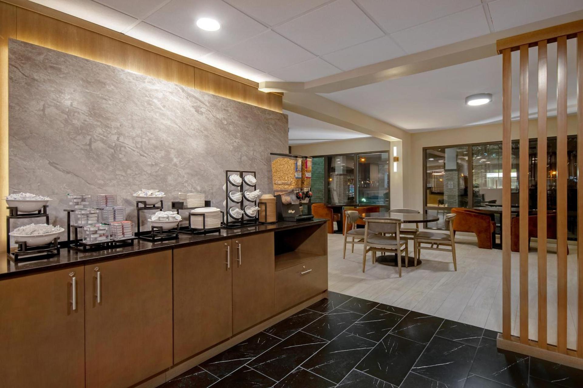 Best Western Plus Meadowlands photo 29