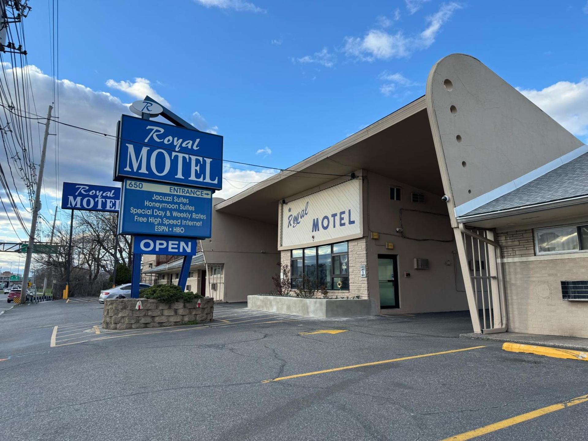 Royal Motel photo 1