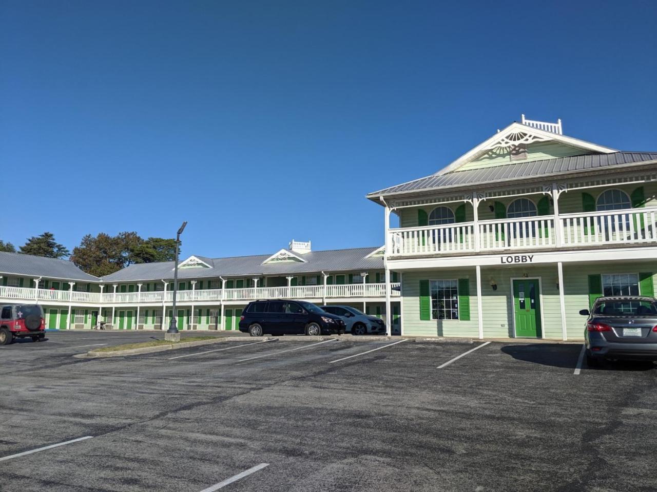 Key West Inn - Chatsworth photo 19