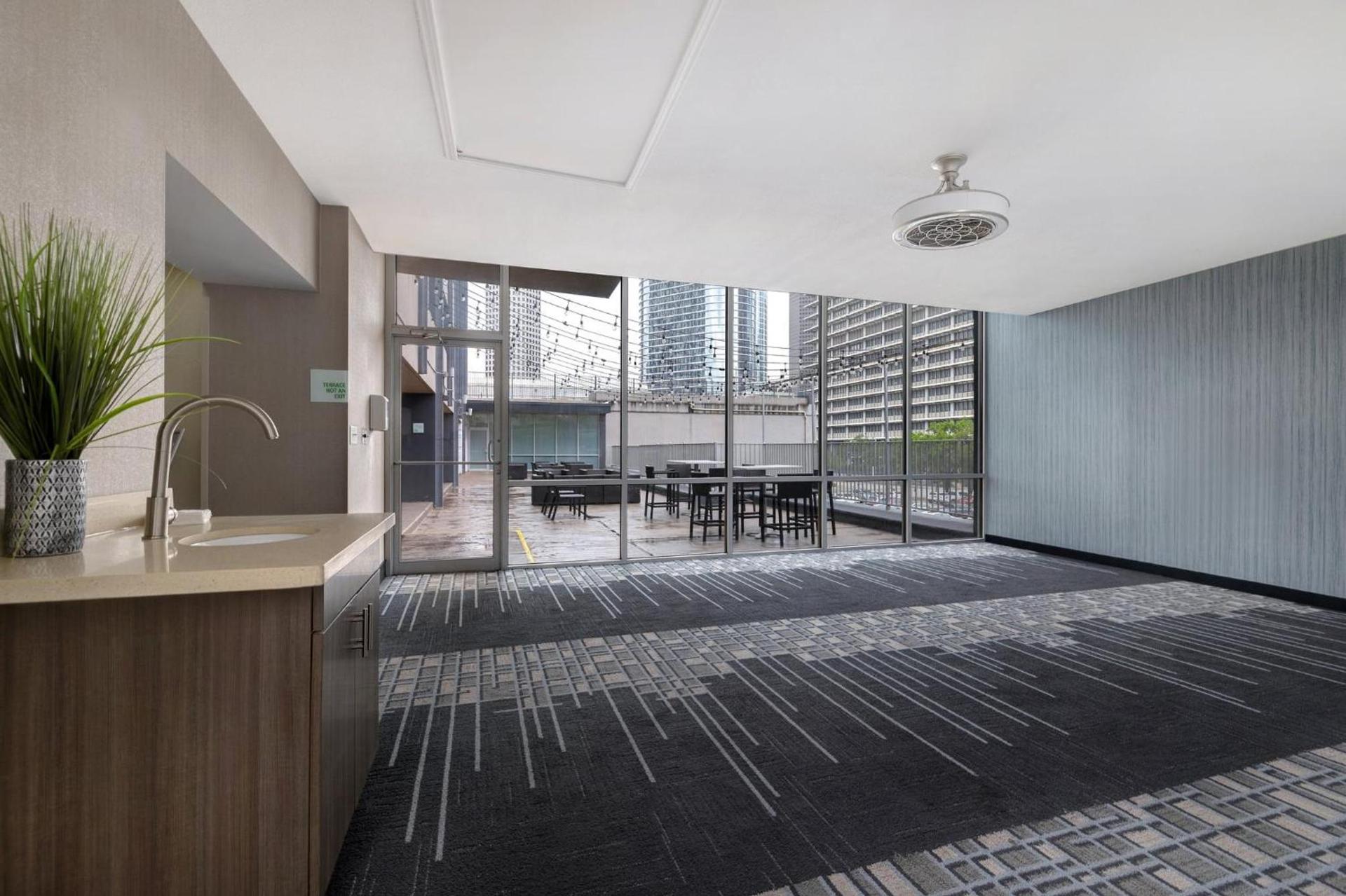 Holiday Inn Houston Downtown by IHG photo 38