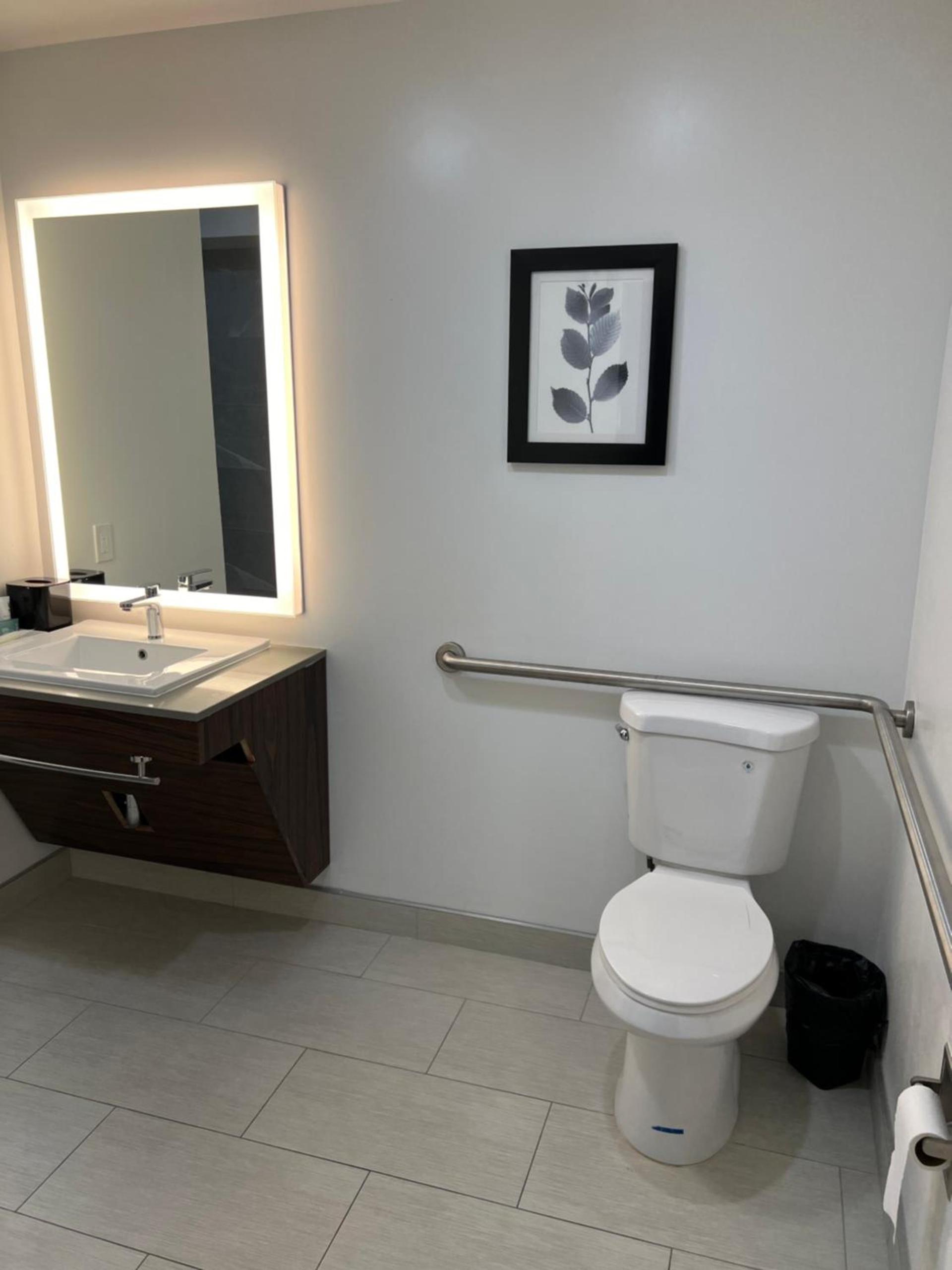 Country Inn & Suites by Radisson, Vallejo Napa Valley, CA photo 57