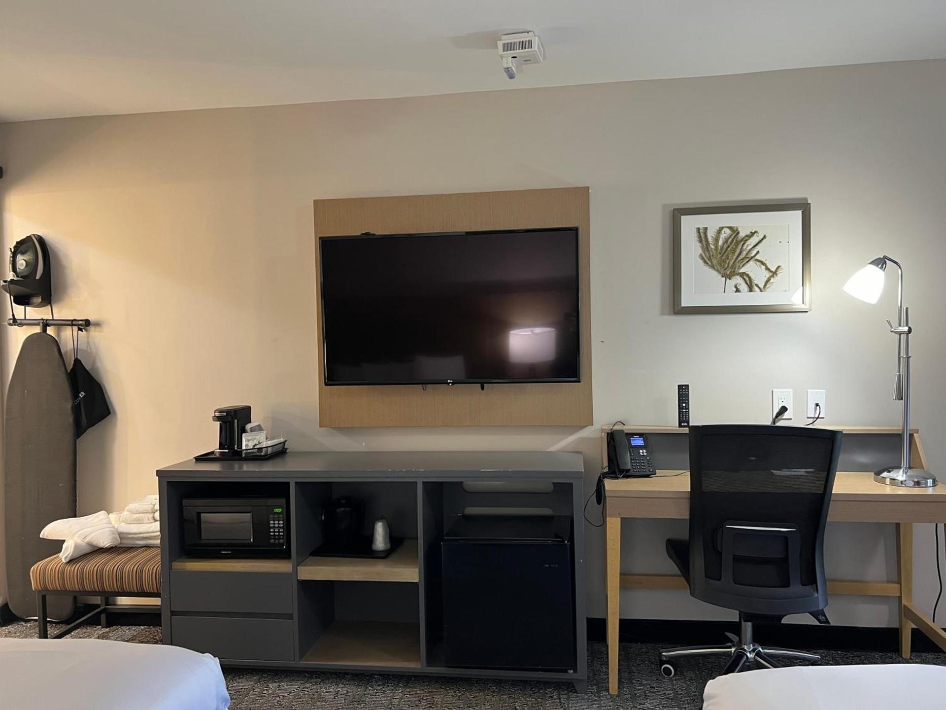 Country Inn & Suites by Radisson, Vallejo Napa Valley, CA photo 58