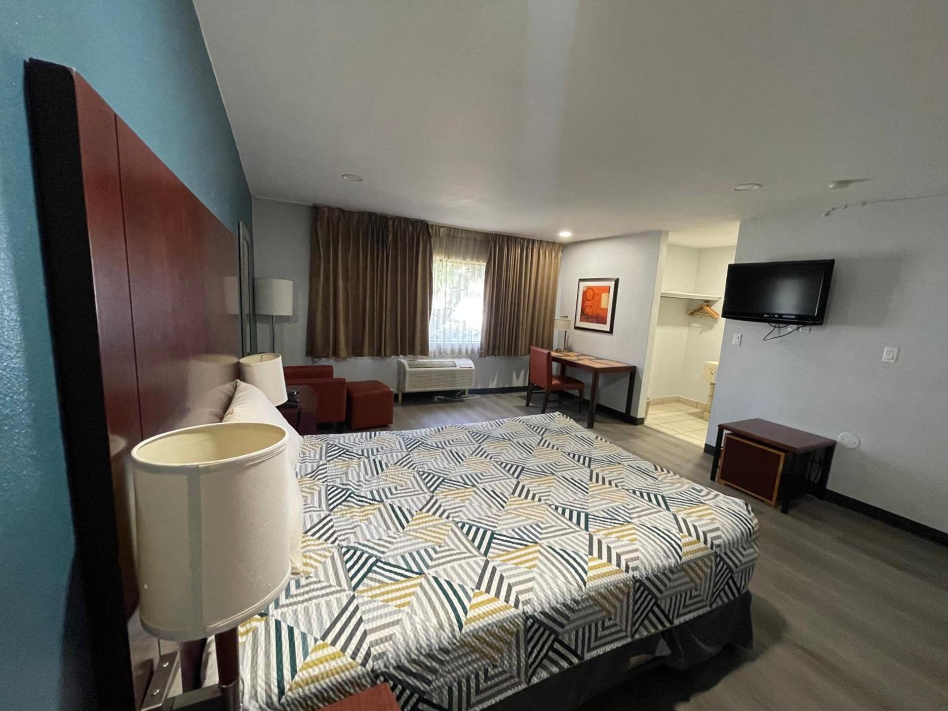 Portside Inn & suites photo 35