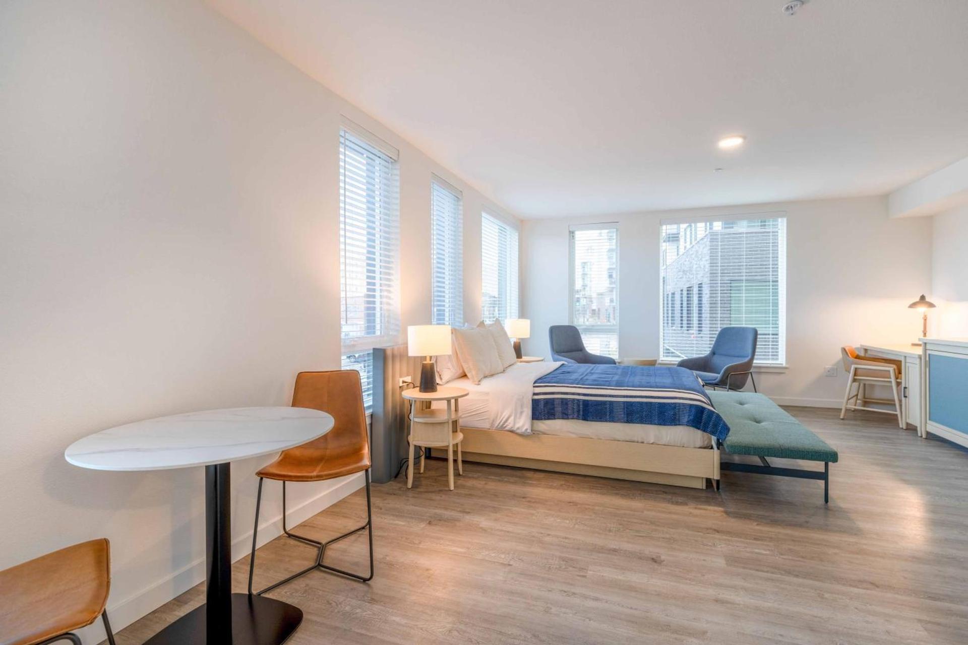 Marina Square Suites photo 17