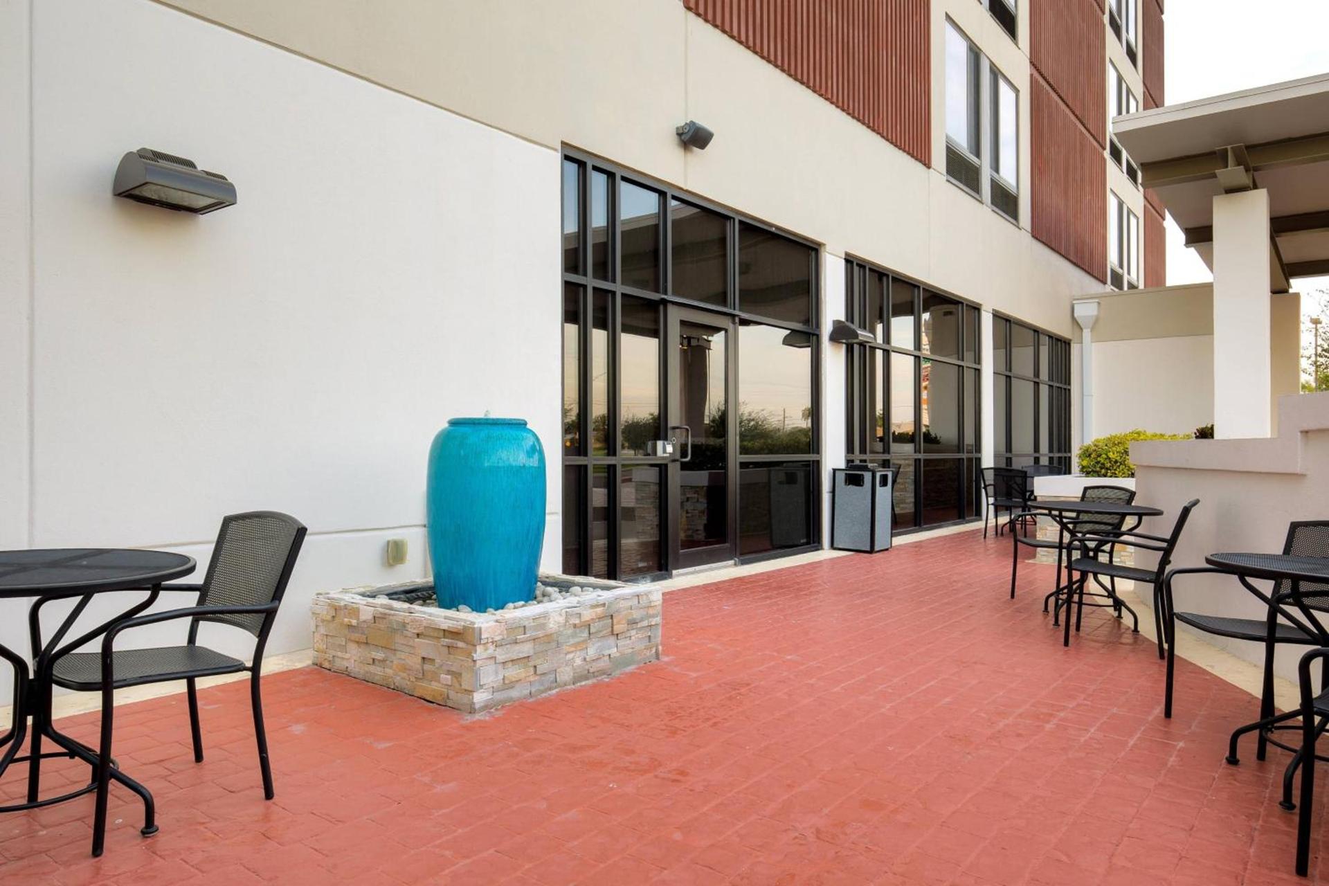 SpringHill Suites by Marriott McAllen Convention Center photo 2