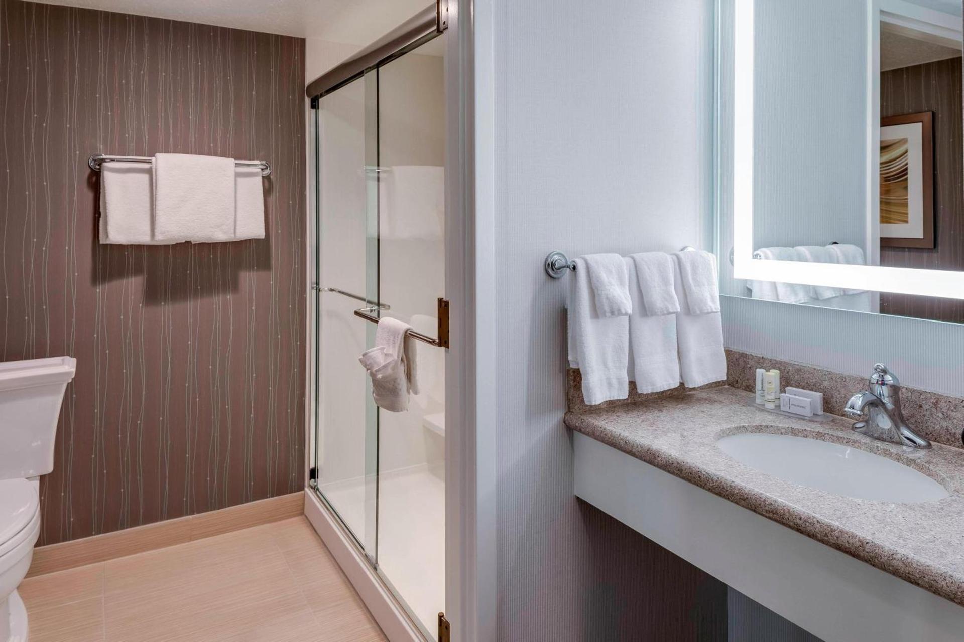 Courtyard by Marriott Portsmouth photo 12