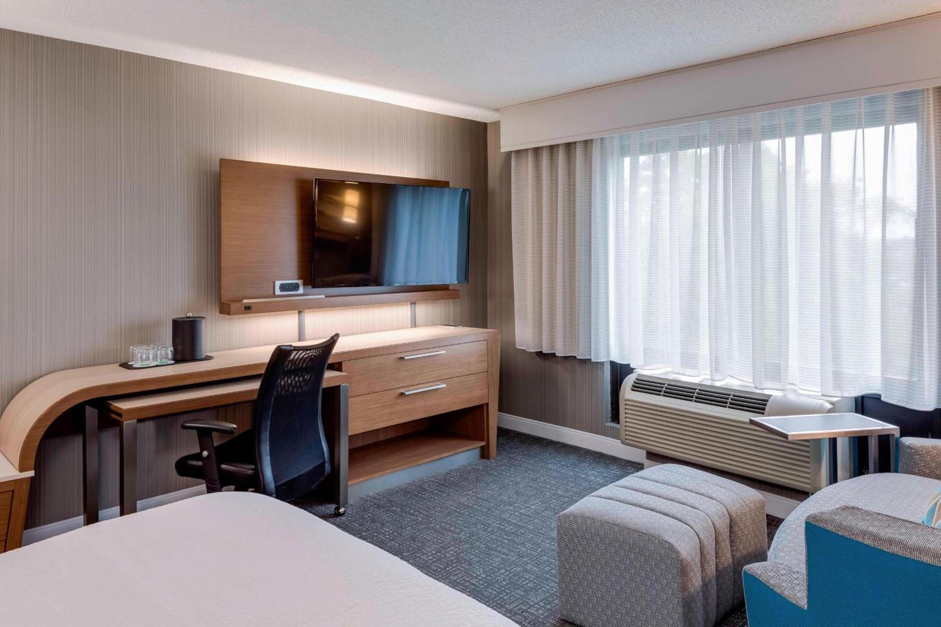 Courtyard by Marriott Portsmouth photo 11