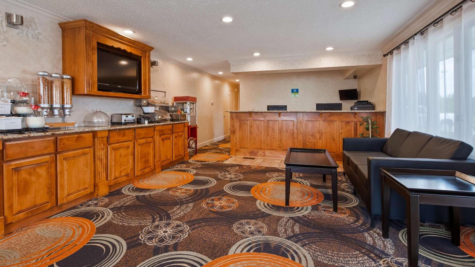SureStay by Best Western Cameron photo 3