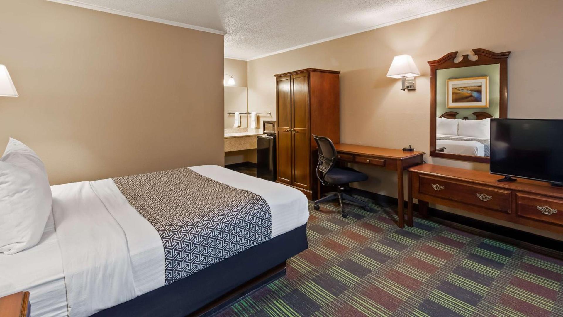 SureStay by Best Western Cameron photo 14