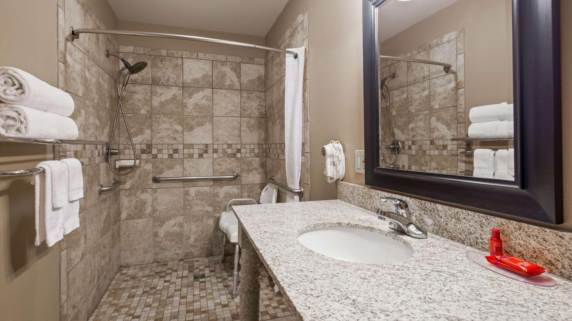 SureStay by Best Western Cameron photo 17