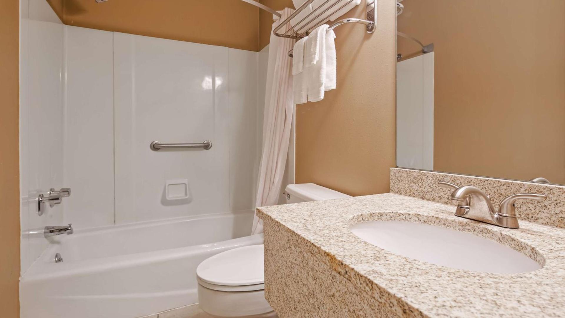 SureStay by Best Western Cameron photo 19