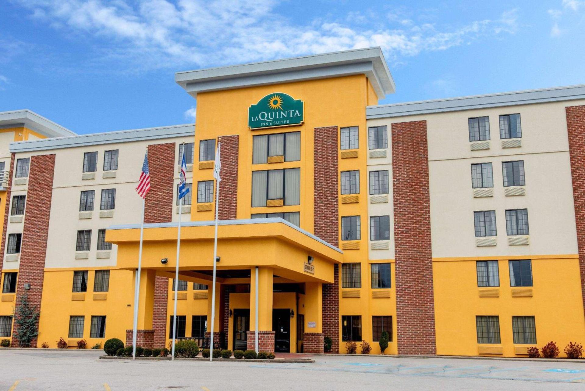 La Quinta by Wyndham Elkview - Charleston NE photo 4