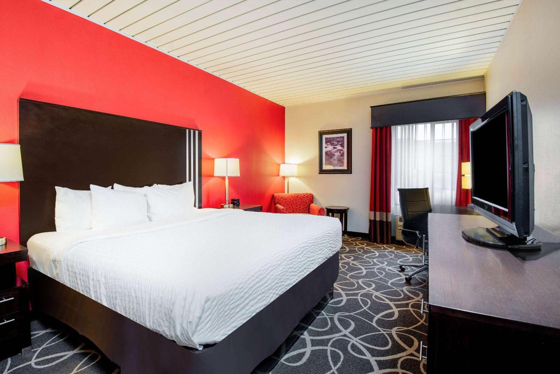 La Quinta by Wyndham Elkview - Charleston NE photo 22