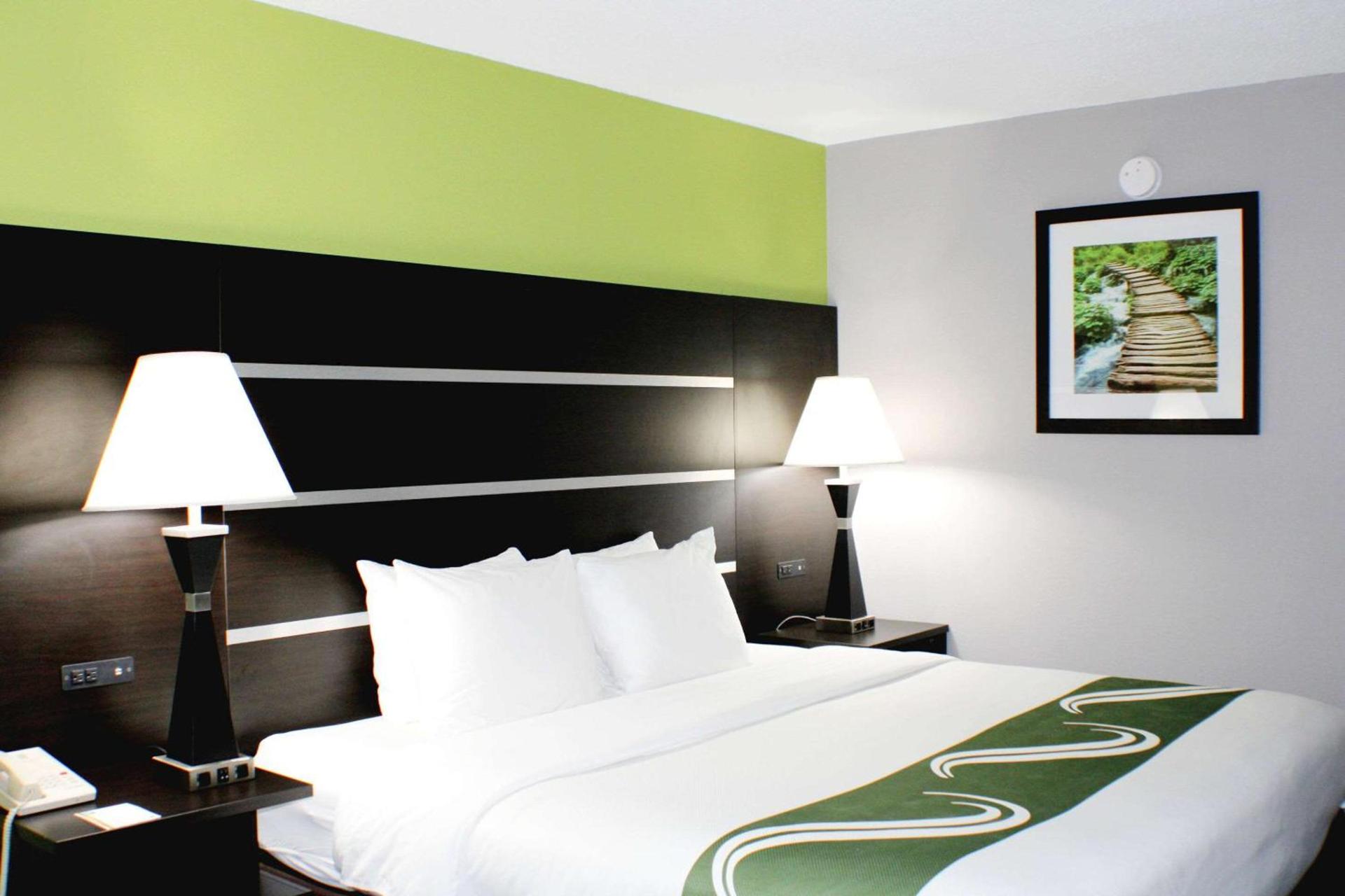 Quality Inn & Suites Bedford West photo 17
