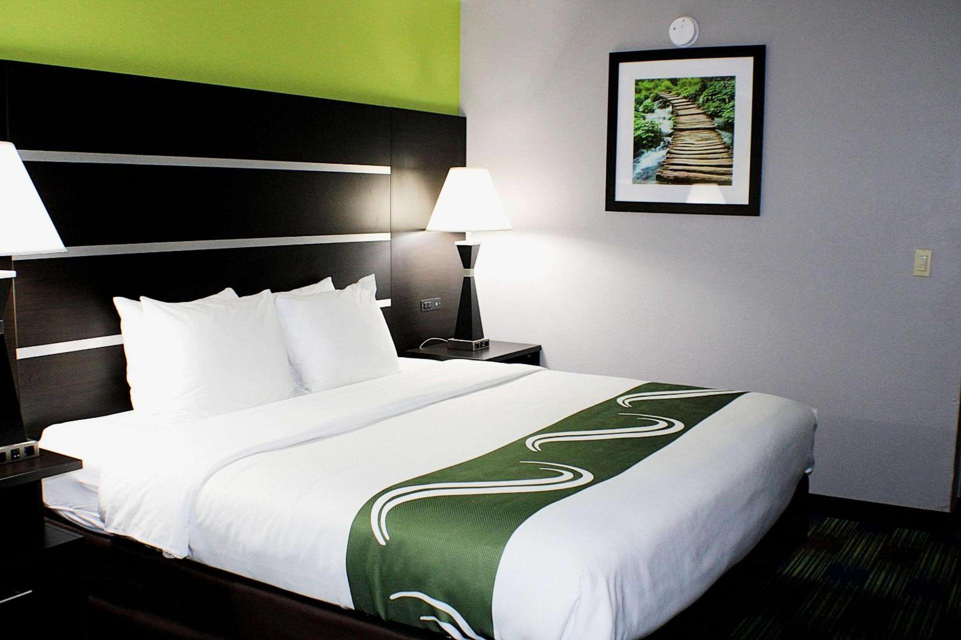 Quality Inn & Suites Bedford West photo 25