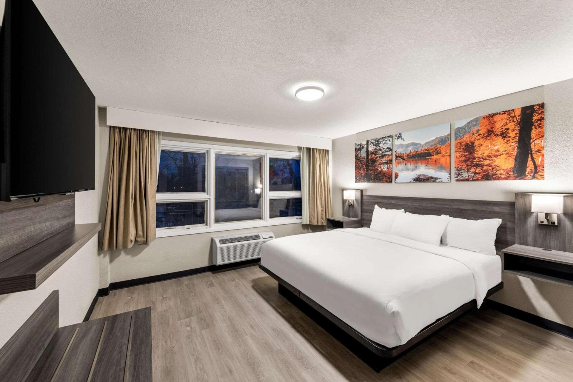 Clarion Pointe Rhinelander Downtown photo 14