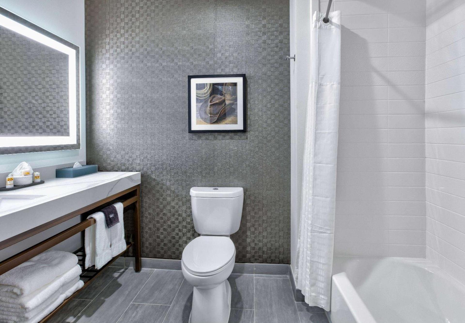 La Quinta Inn & Suites by Wyndham Terrell photo 11