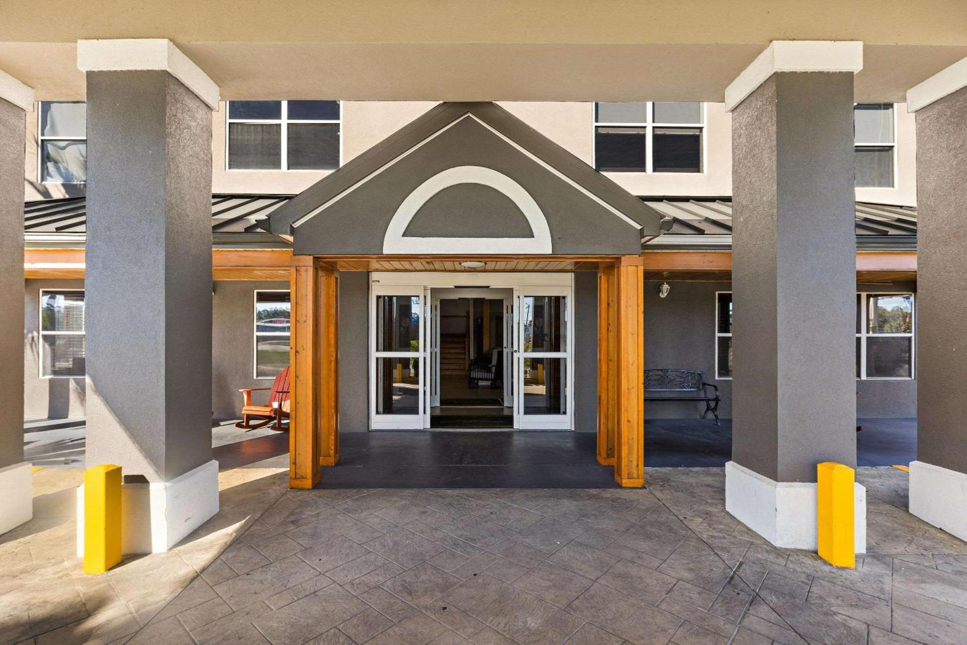 Country Inn & Suites by Radisson, Hinesville, GA photo 6