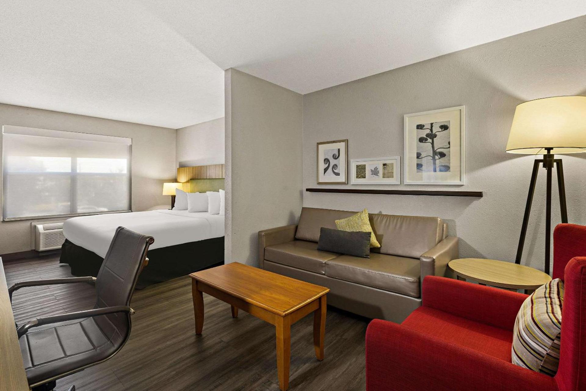 Country Inn & Suites by Radisson, Hinesville, GA photo 19