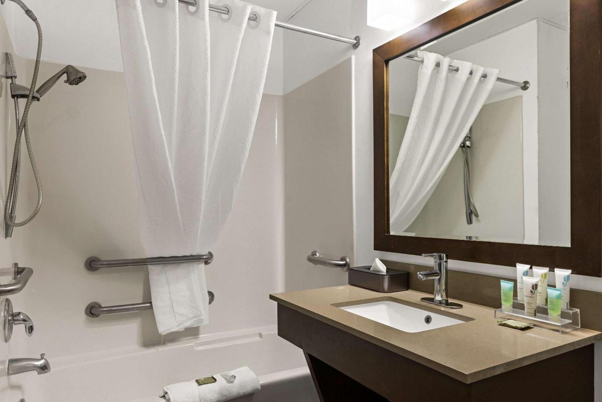 Country Inn & Suites by Radisson, Hinesville, GA photo 29