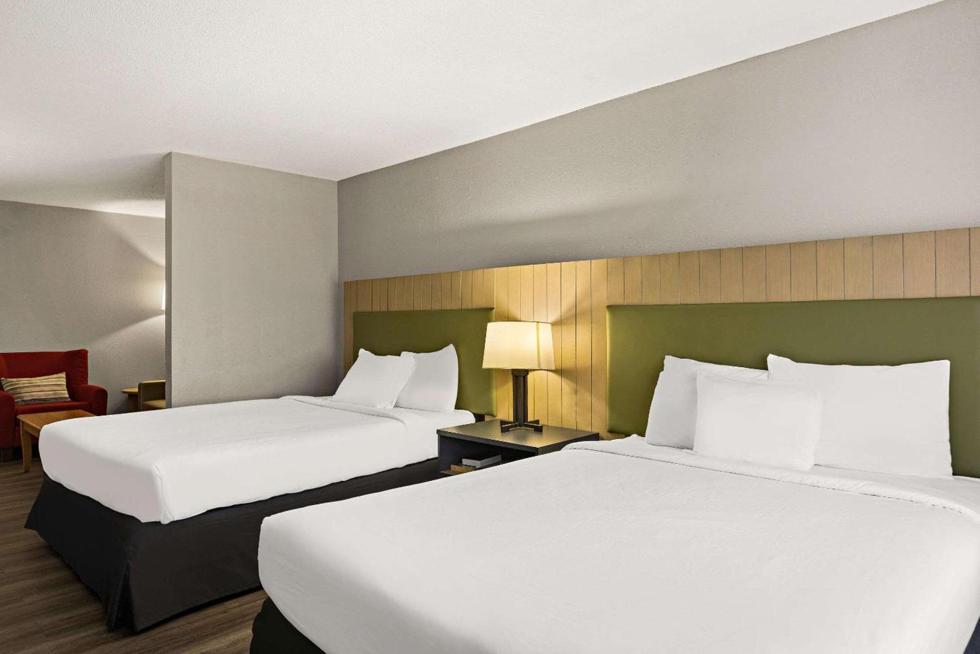 Country Inn & Suites by Radisson, Hinesville, GA photo 31