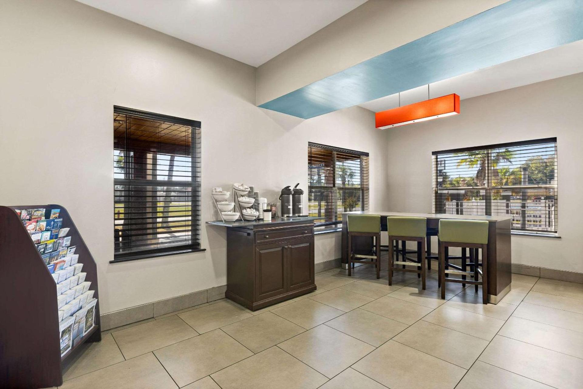 Country Inn & Suites by Radisson, Hinesville, GA photo 34