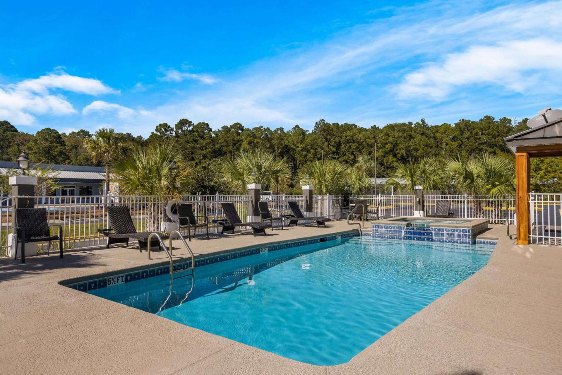 Country Inn & Suites by Radisson, Hinesville, GA photo 39