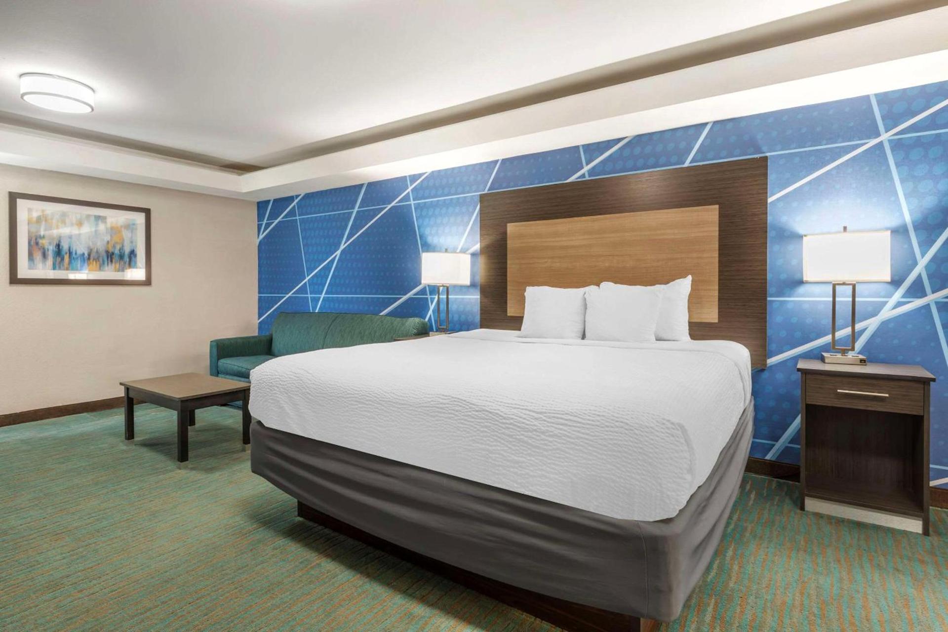 Comfort Inn Dallas North Love Field Airport photo 15