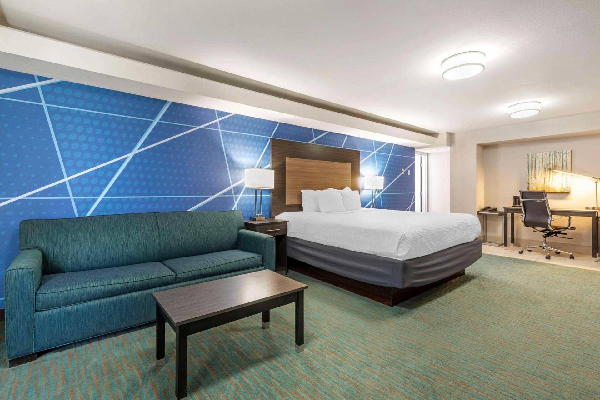 Comfort Inn Dallas North Love Field Airport photo 17