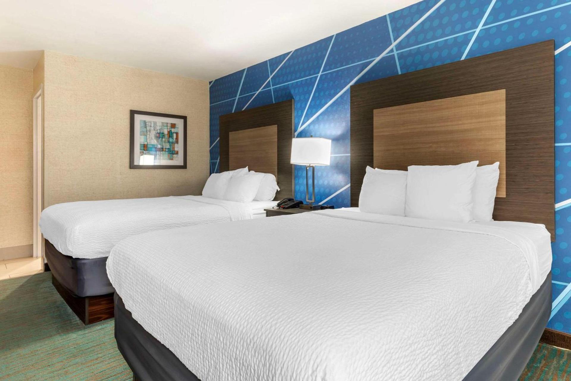 Comfort Inn Dallas North Love Field Airport photo 18