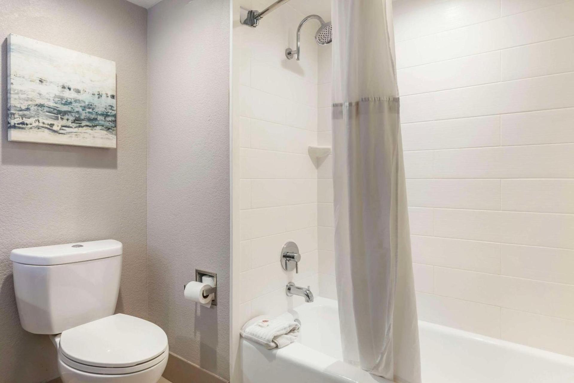 Comfort Inn Dallas North Love Field Airport photo 20