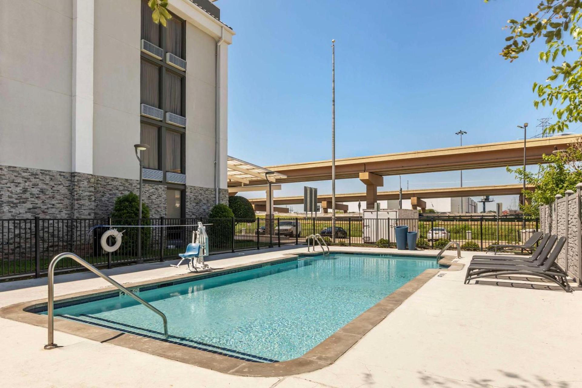 Comfort Inn Dallas North Love Field Airport photo 24